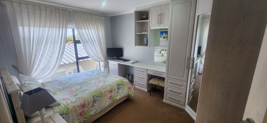 6 Bedroom Property for Sale in Da Nova Western Cape